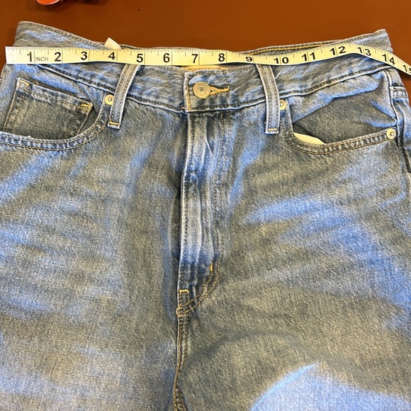Levi’s high waisted straight jeans, medium wash. - Picture 4 of 5